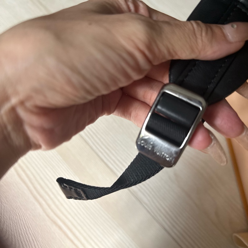 Lv 黑武士系列後背包-24