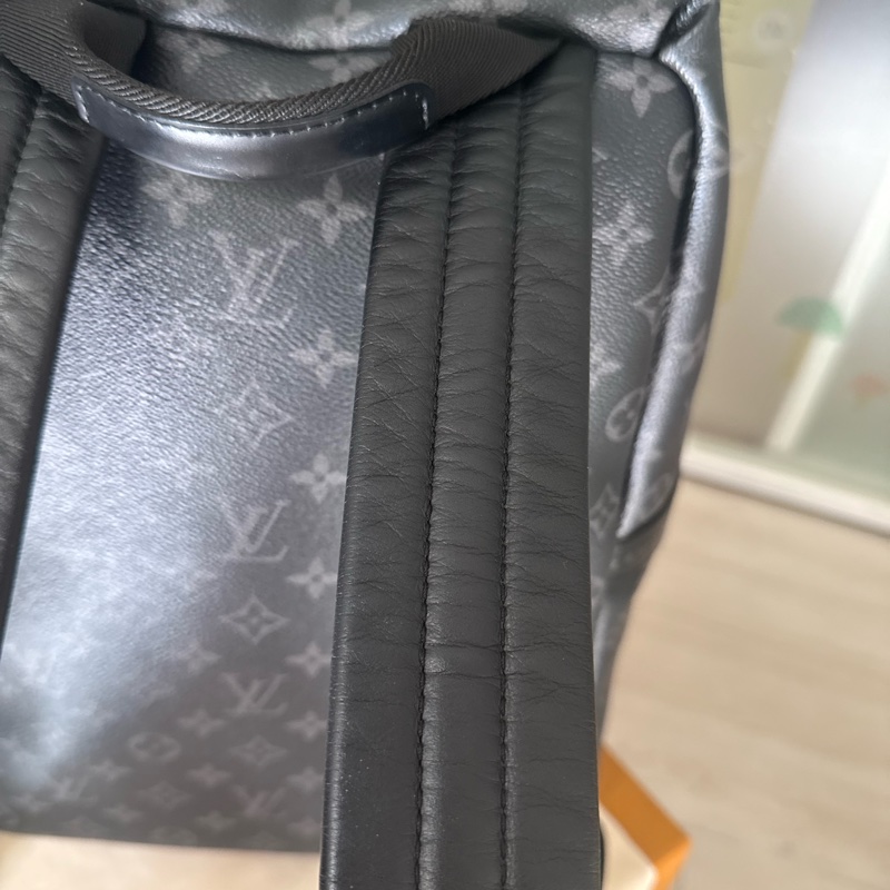 Lv 黑武士系列後背包-28