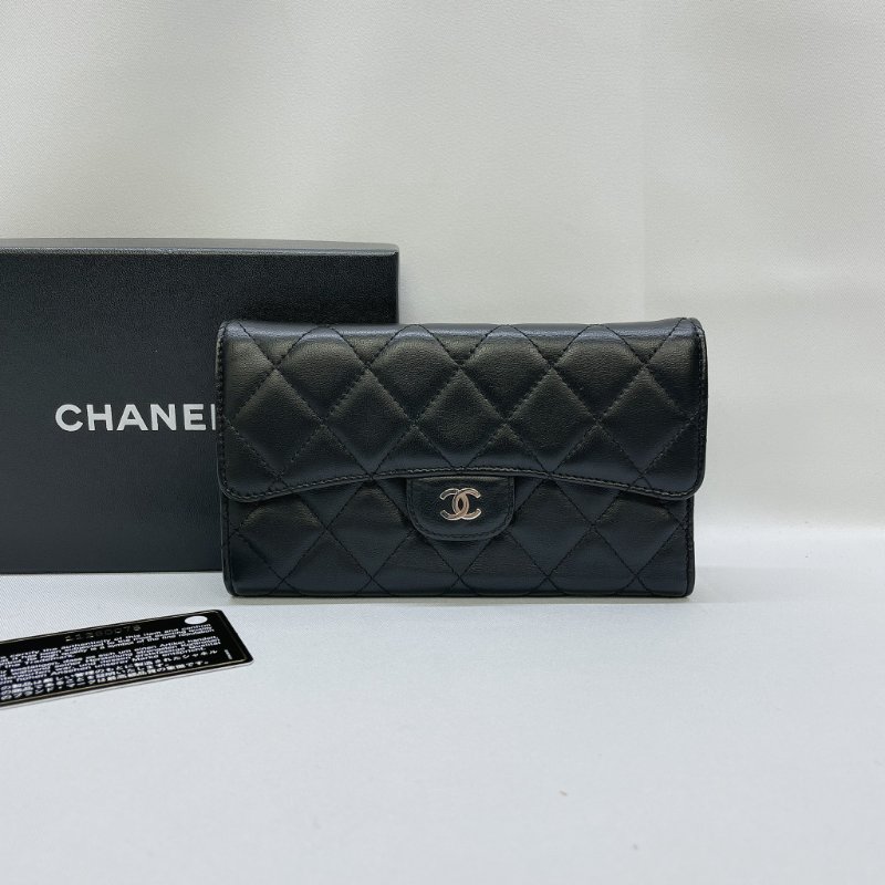 CHANEL 羊皮三折銀扣長夾-0