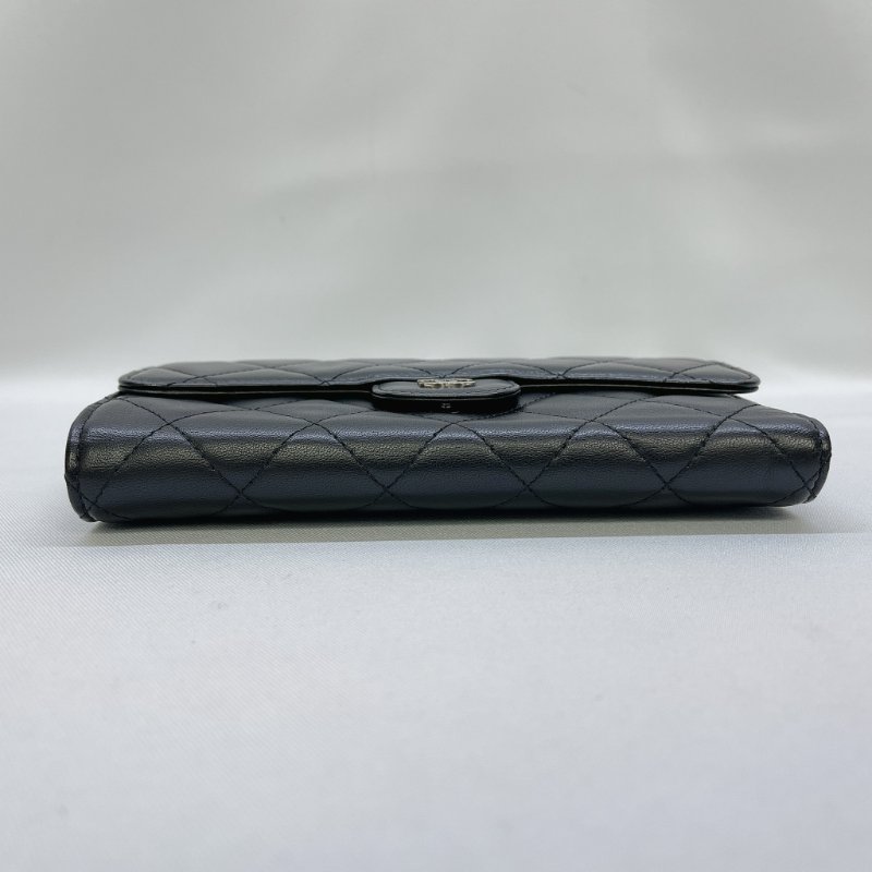 CHANEL 羊皮三折銀扣長夾-7