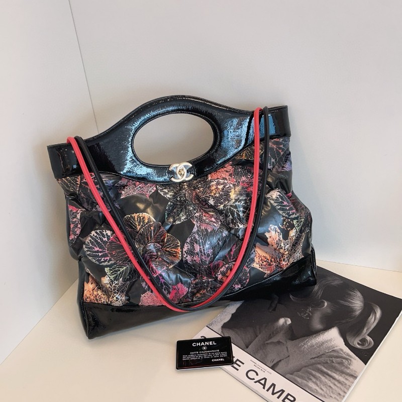 Chanel香奈兒 充氣菱格楓葉印花🍁31 bag 手拿包 肩背包 26開-0