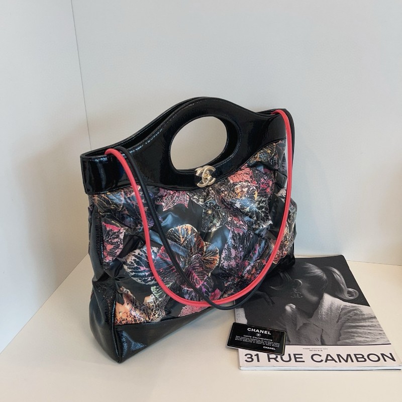 Chanel香奈兒 充氣菱格楓葉印花🍁31 bag 手拿包 肩背包 26開-3