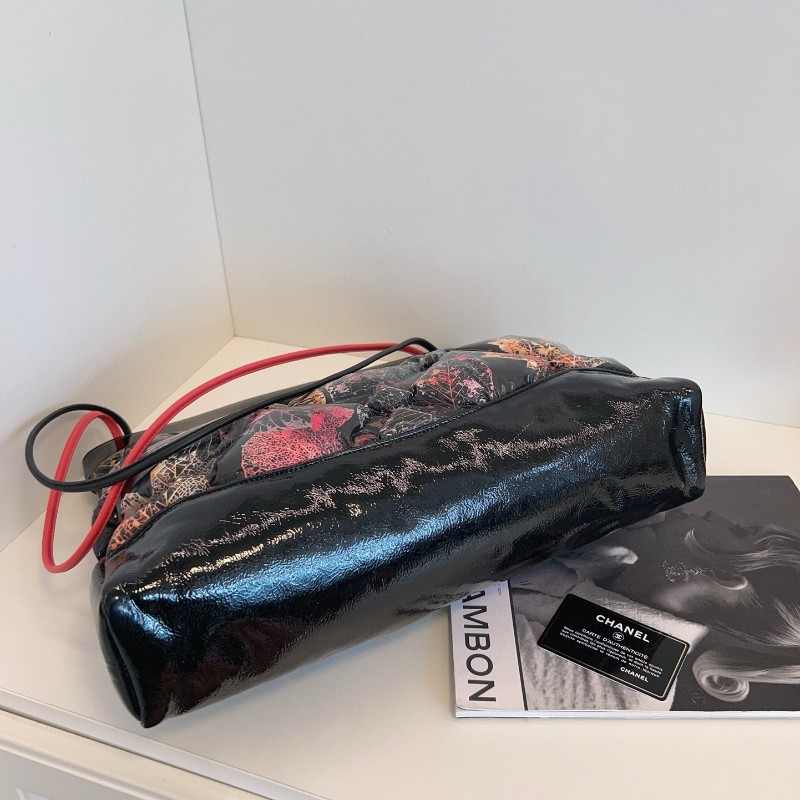 Chanel香奈兒 充氣菱格楓葉印花🍁31 bag 手拿包 肩背包 26開-4