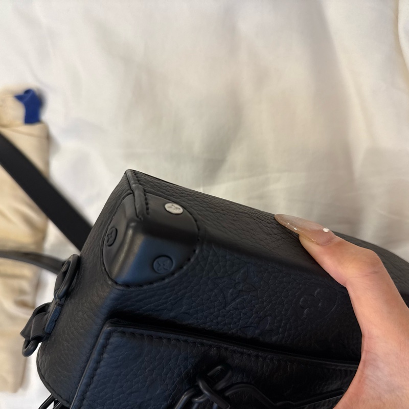 Lv steamer經典黑色全牛皮壓紋鎖扣斜挎包 晶片款-4