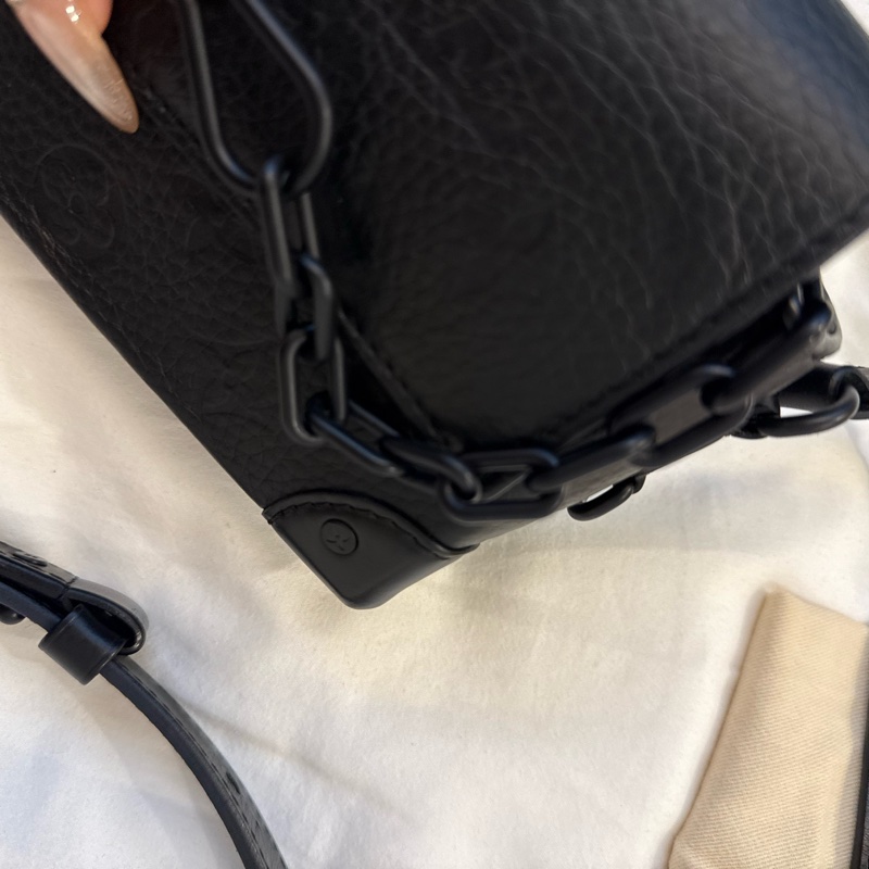 Lv steamer經典黑色全牛皮壓紋鎖扣斜挎包 晶片款-8