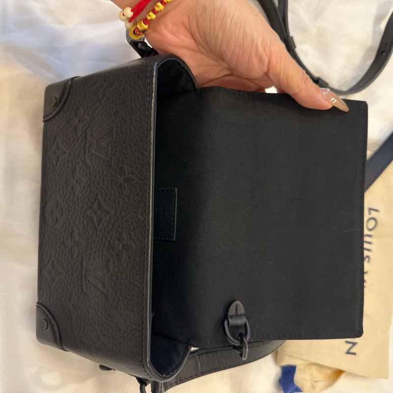 Lv steamer經典黑色全牛皮壓紋鎖扣斜挎包 晶片款-9