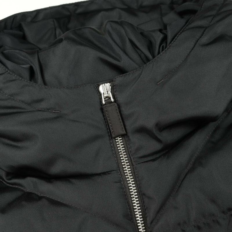 PRADA Re-Nylon 羽絨背心 尼龍 黑色 二手男款-5