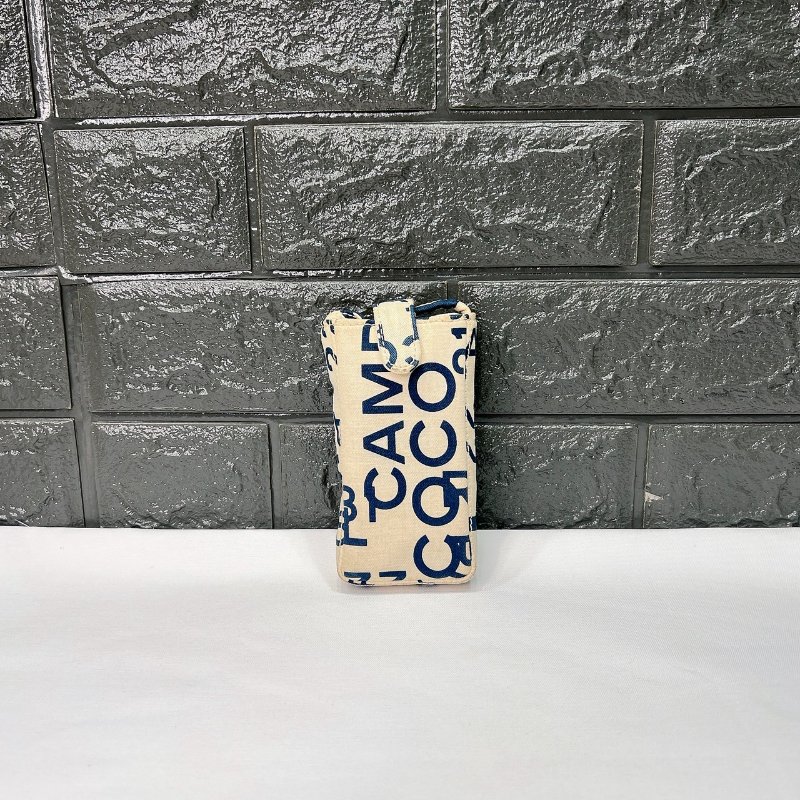 CHANEL 帆布Logo手機袋-0