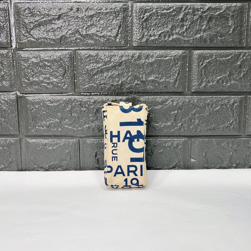 CHANEL 帆布Logo手機袋-1