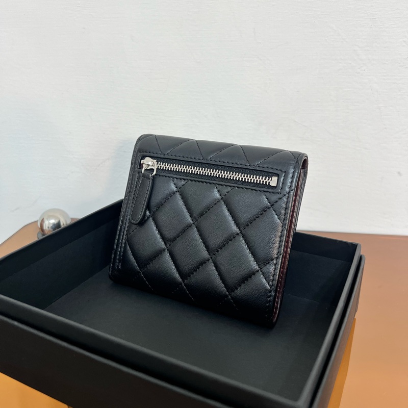 #極新 #全網最低 Chanel 小羊皮銀扣三折短夾-2