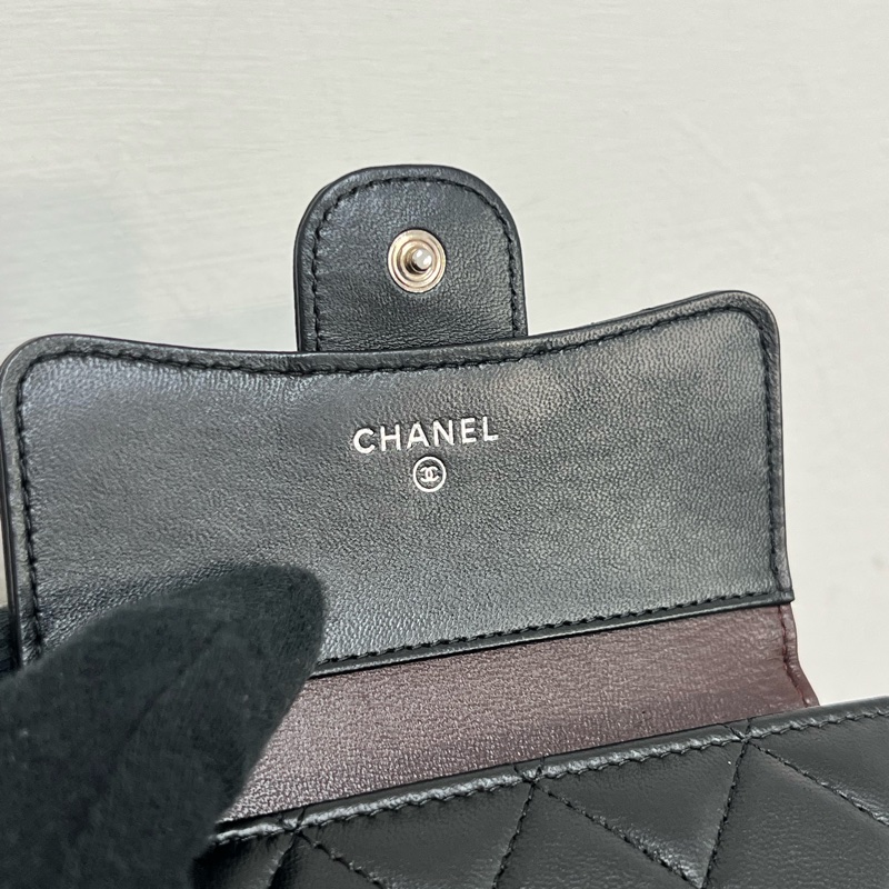 #極新 #全網最低 Chanel 小羊皮銀扣三折短夾-9