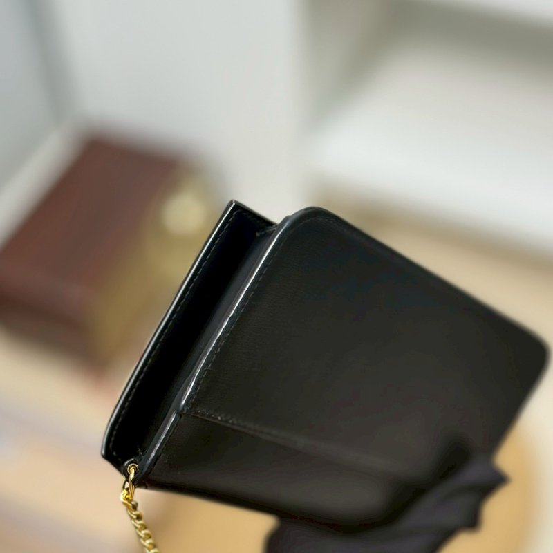 🏷️YSL.Cassandre Phone Holder 手機包/客人寄賣-6