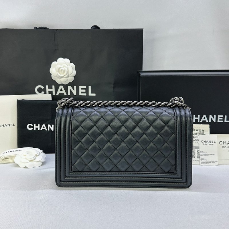 CHANEL 黑銀小羊皮BOY 25-1