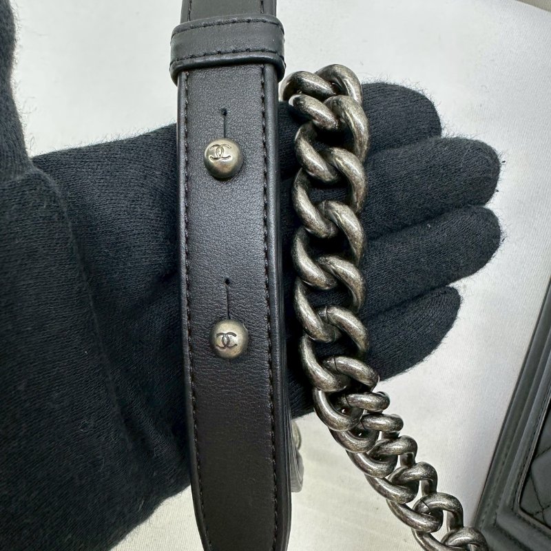 CHANEL 黑銀小羊皮BOY 25-7