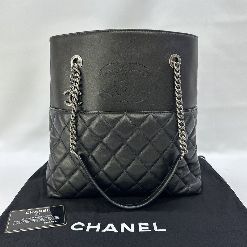 CHANEL 雙C菱格小羊皮托特包-0