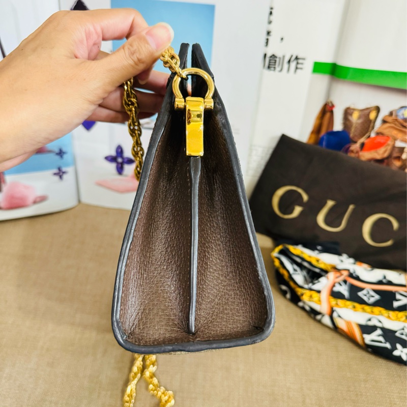 售 二手 真品 GUCCI 經典log 夾子包手拿包 斜背包-3