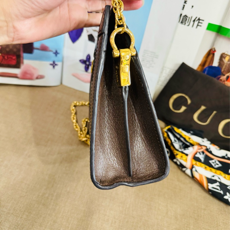 售 二手 真品 GUCCI 經典log 夾子包手拿包 斜背包-4