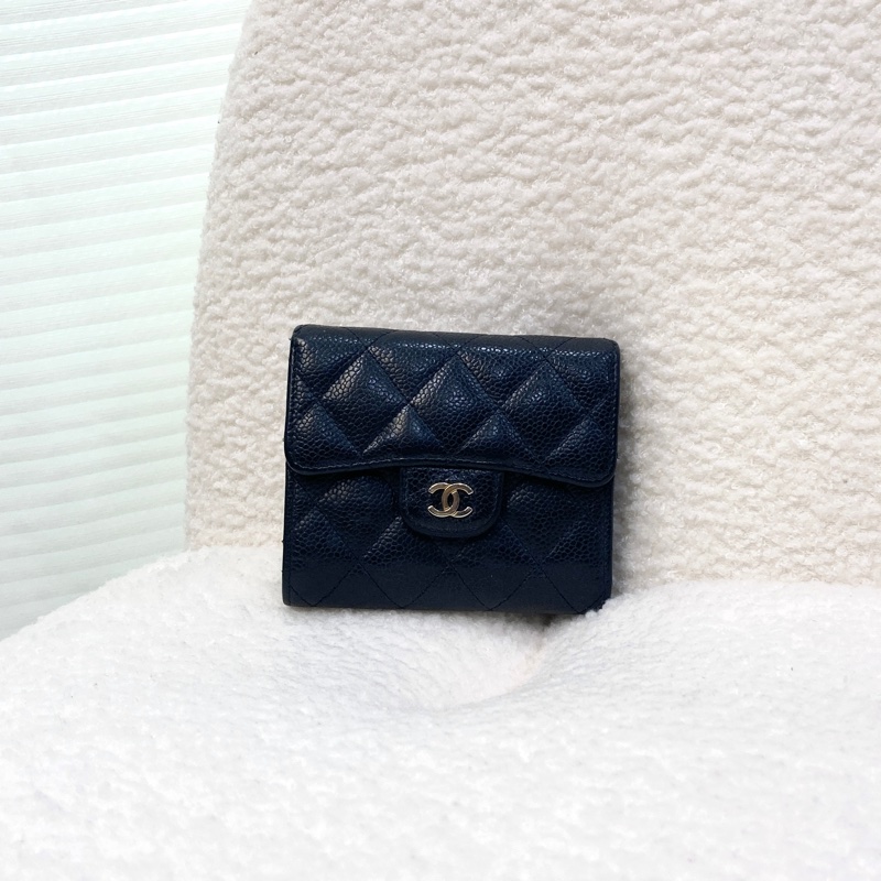 香奈兒經典coco短夾Chanel黑金荔枝牛皮三折短夾AP0231-1