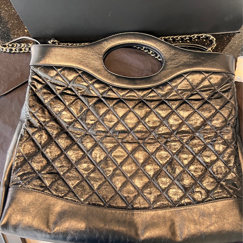 CHANEL Maxi 黑金油蠟牛皮31 bag-8