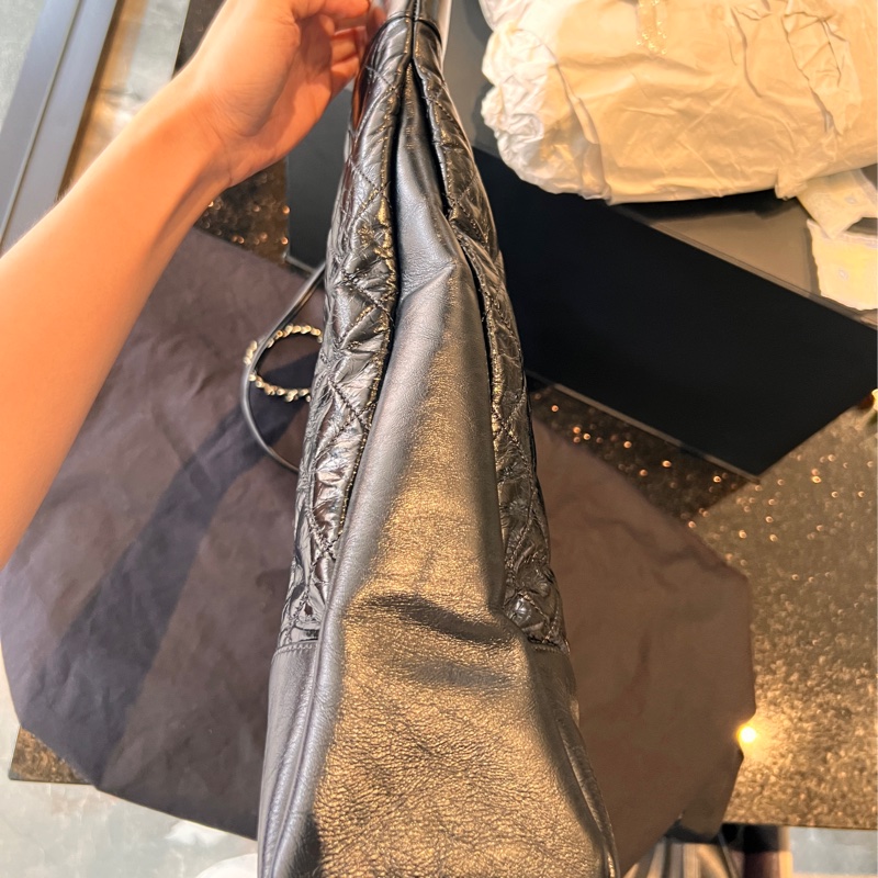 CHANEL Maxi 黑金油蠟牛皮31 bag-11
