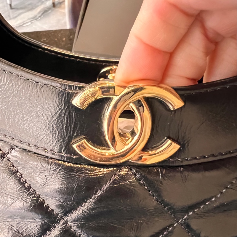 CHANEL Maxi 黑金油蠟牛皮31 bag-23
