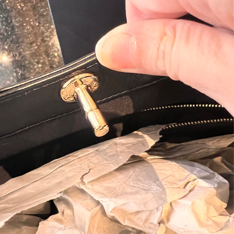CHANEL Maxi 黑金油蠟牛皮31 bag-24