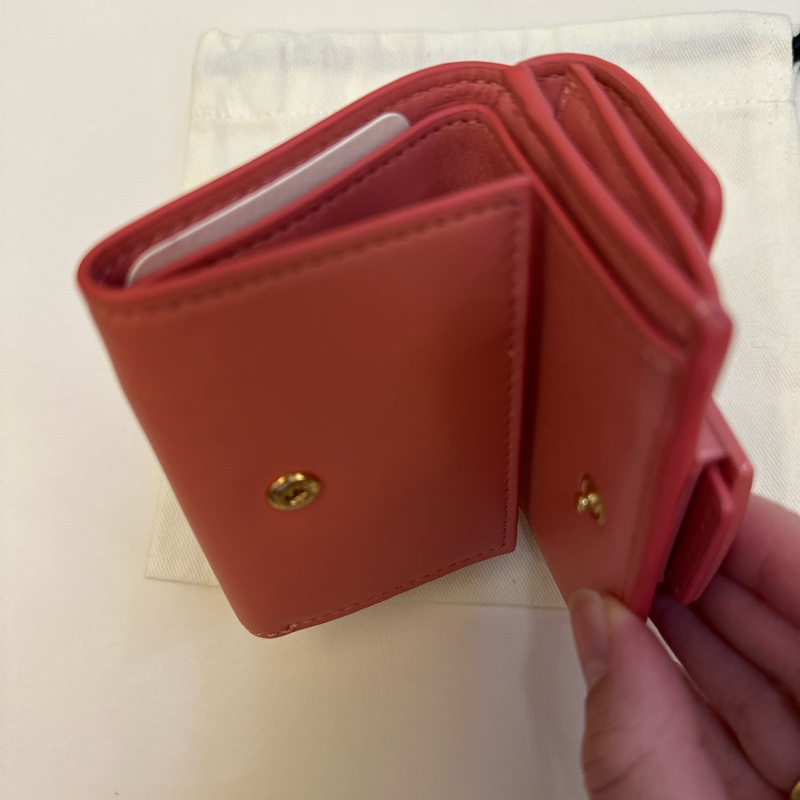 FENDI Baguette FF Logo 琺瑯金屬釦三折短夾 粉紅色全新-3