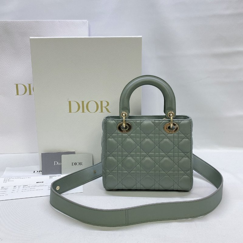 Dior Lady Dior石灰色四格黛妃包-1