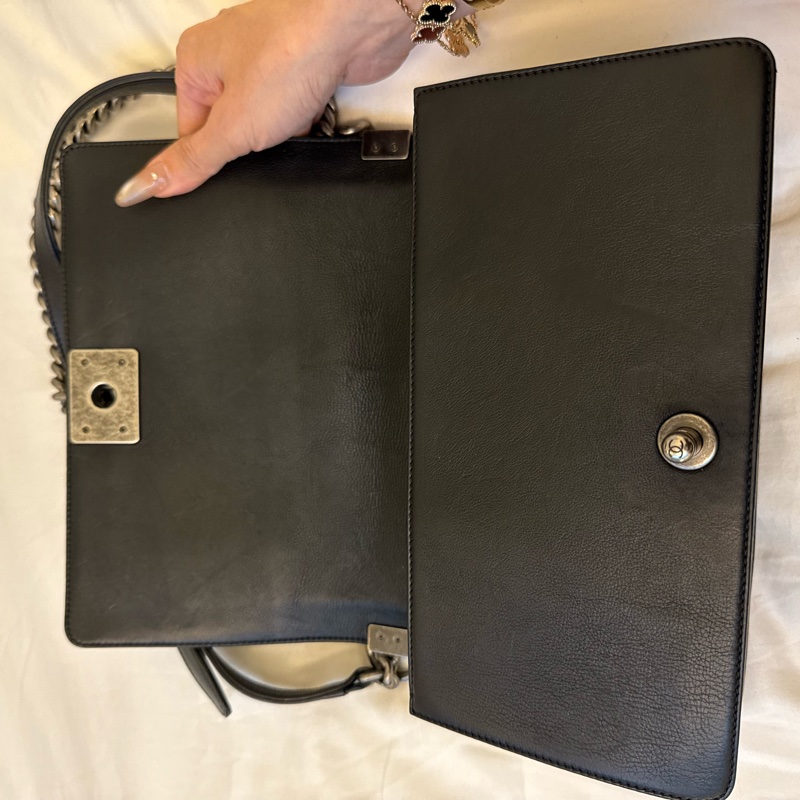 chanel leboy25 公分 黑銀牛皮復古銀扣-5