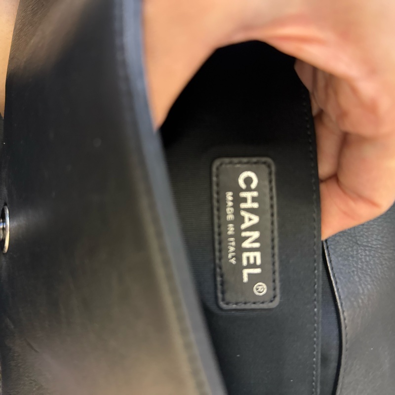chanel leboy25 公分 黑銀牛皮復古銀扣-7