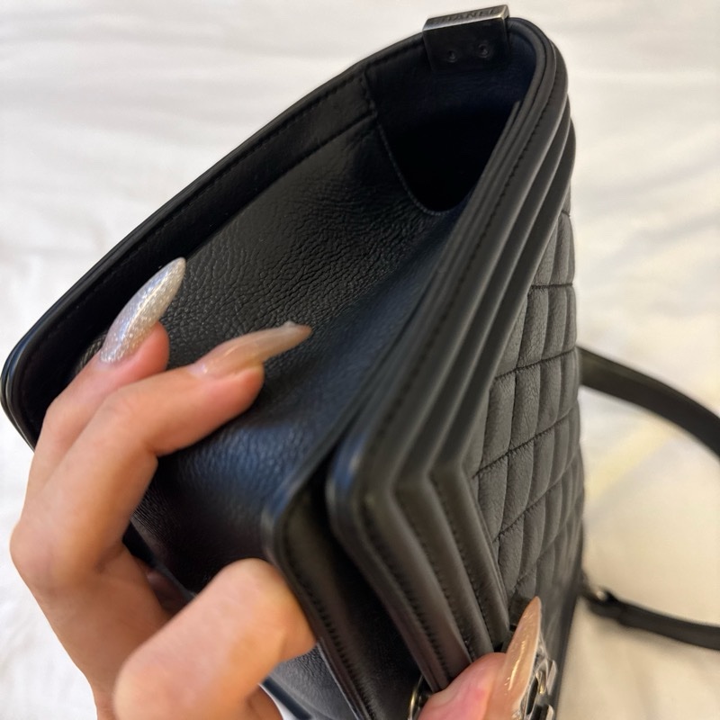chanel leboy25 公分 黑銀牛皮復古銀扣-16