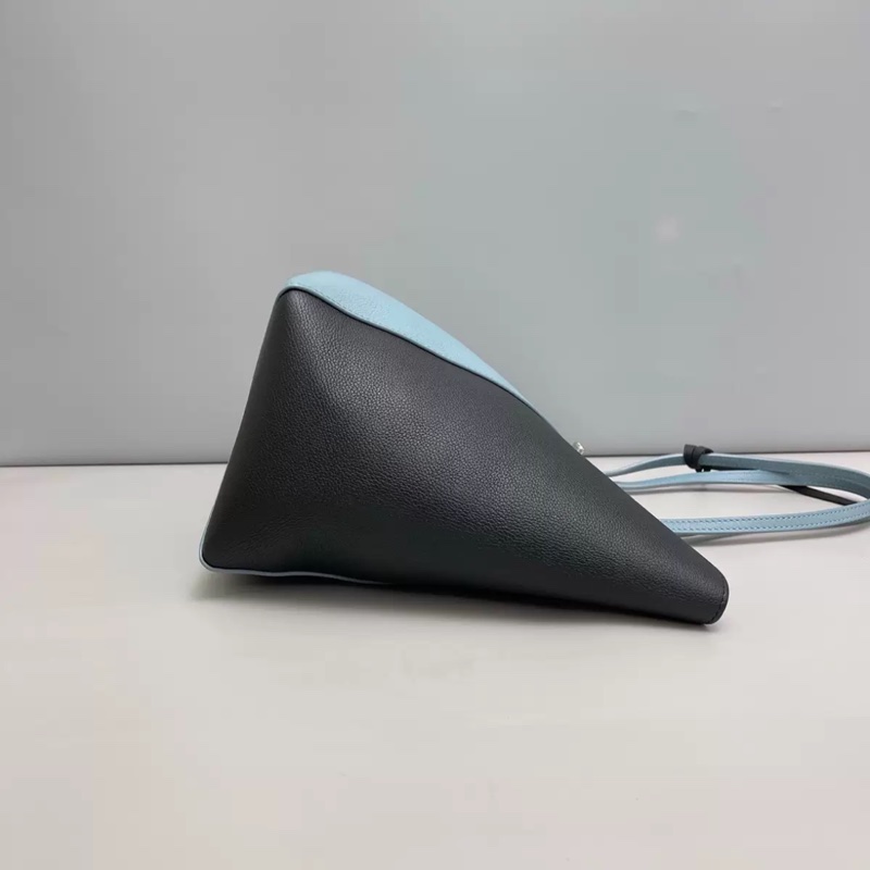LV路易威登Lockme Cabas霧霾蓝黑拼色牛皮購物袋-2