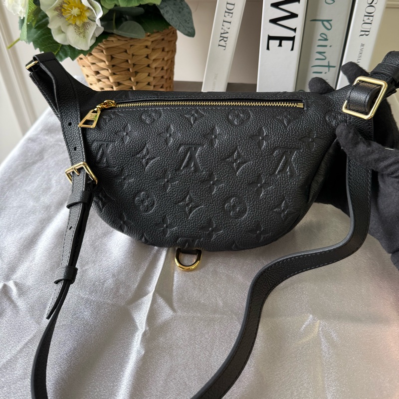 Bumbag Monogram 牛皮腰包(黑色) M44812-3