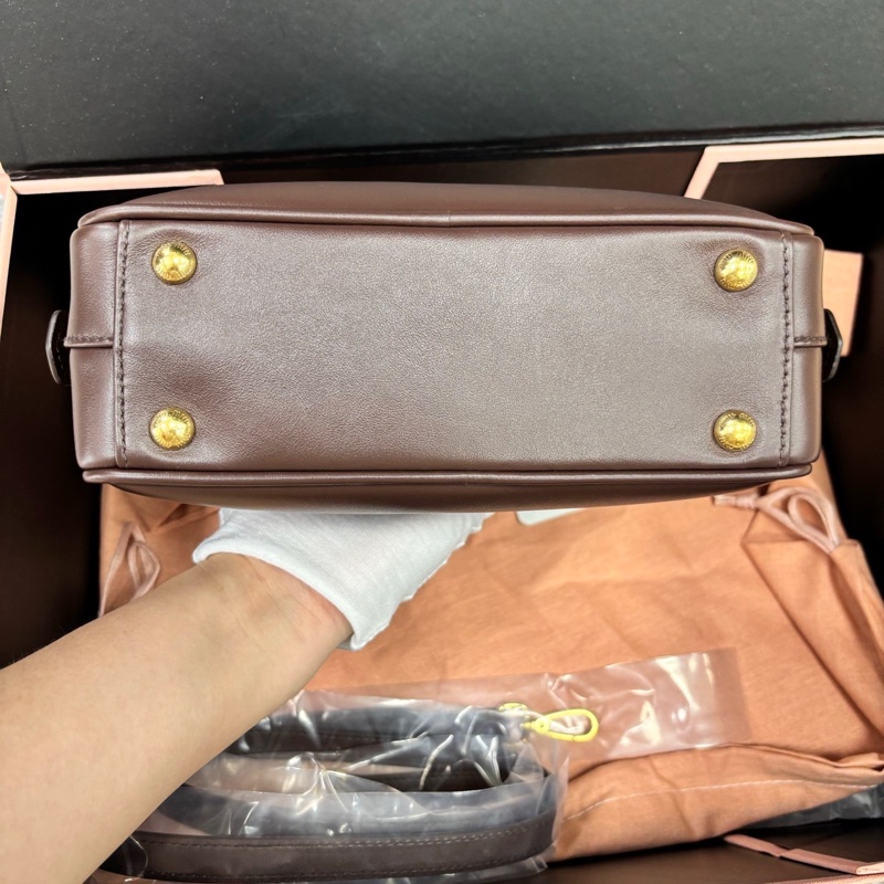 Miu Miu Arcadie皮革手袋 保齡球小號 石楠木色 尺寸約10.5×22×7.5cm-4