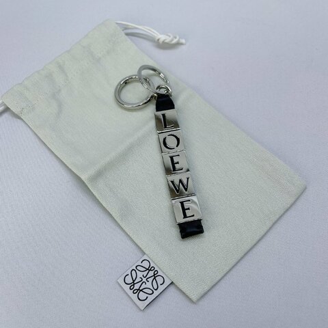 LOEWE 皮革金屬鑰匙圈