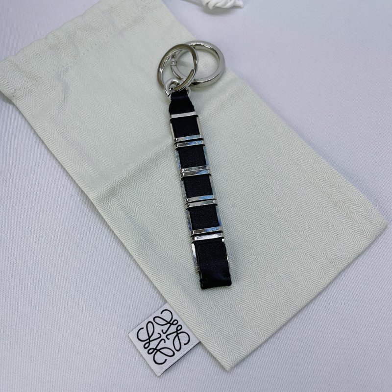 LOEWE 皮革金屬鑰匙圈-1