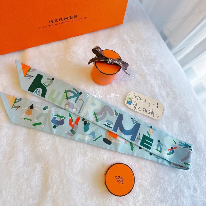 【破盤賠售】超甜全新twilly Hermés 愛馬仕_2025新款 自由姿態 twilly Figures Libes 全新全配✨-8