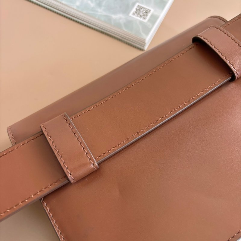 ::BURBERRY:: TB smooth leather belt bag 金色LOGO滑面皮革腰包 胸口包-12