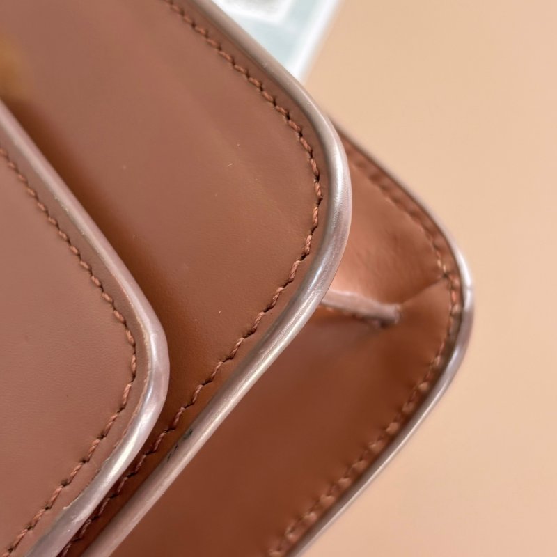 ::BURBERRY:: TB smooth leather belt bag 金色LOGO滑面皮革腰包 胸口包-17
