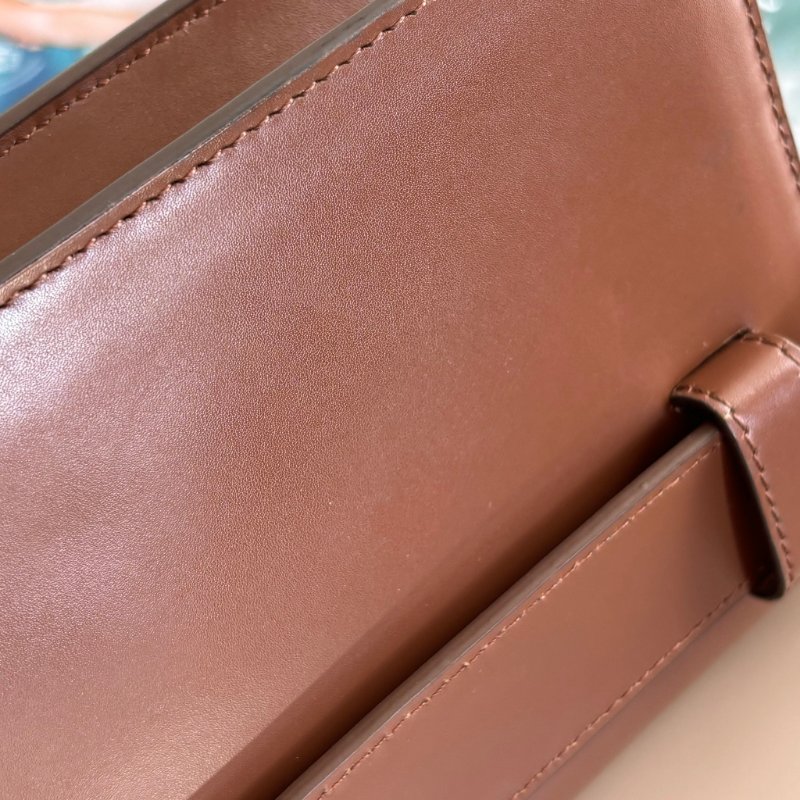 ::BURBERRY:: TB smooth leather belt bag 金色LOGO滑面皮革腰包 胸口包-19