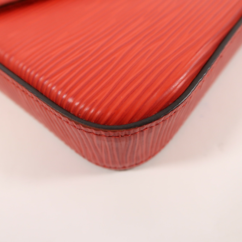 LOUIS VUITTON Epi Pochette Felice銀扣鏈帶肩背袋-10