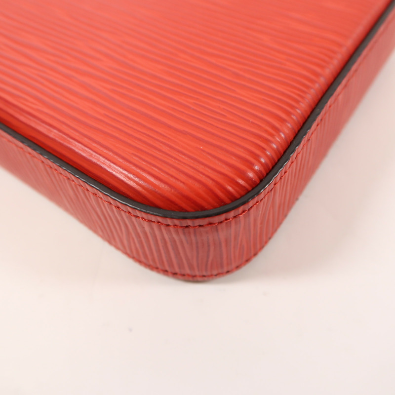 LOUIS VUITTON Epi Pochette Felice銀扣鏈帶肩背袋-11