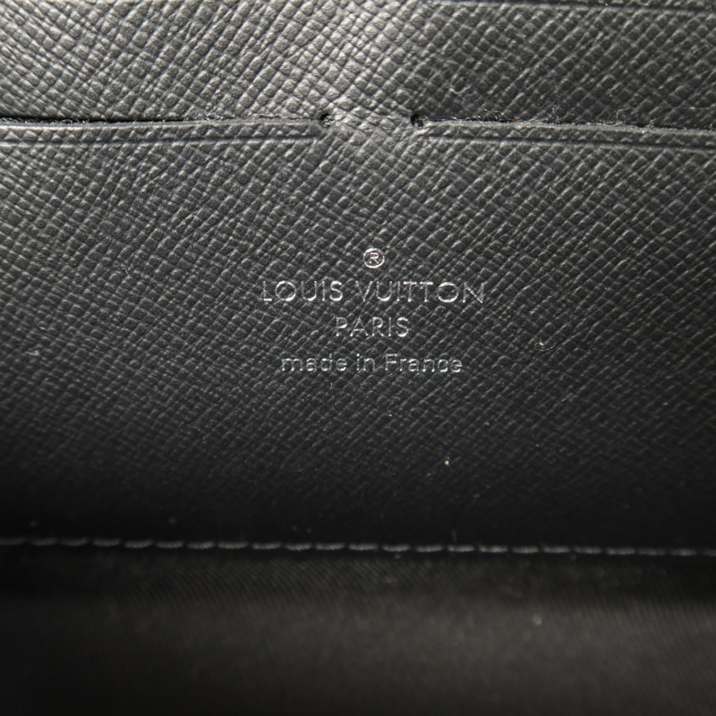LOUIS VUITTON Monogram Eclipse Soft Trunk Wallet肩背袋-5