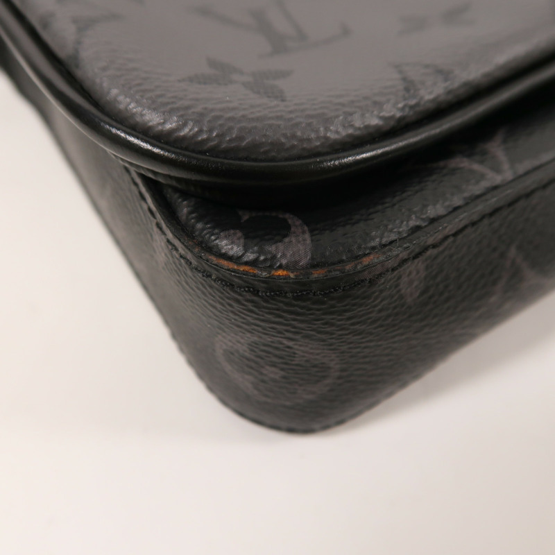 LOUIS VUITTON Monogram Eclipse Reverse Trio Messenger肩背袋-9