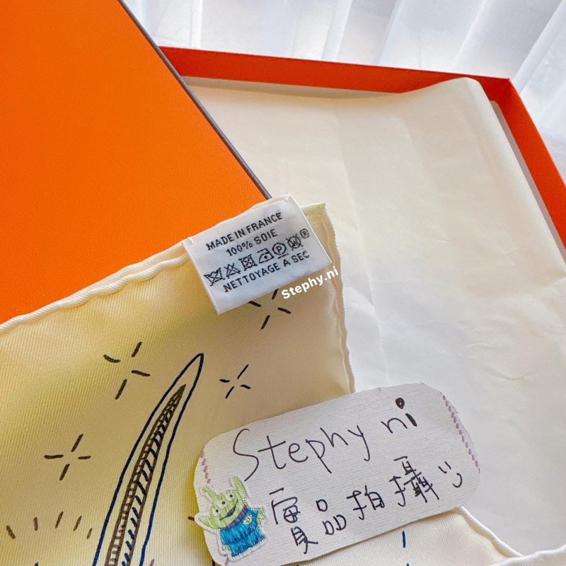 連假!全新降售_Hermés 愛馬仕 2025最新爆款Please Hold The Line 正在通話中 90x90/絲巾-6
