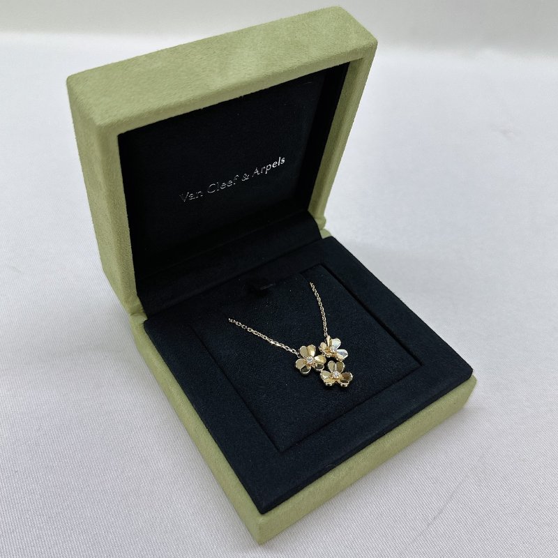 梵克亞寶VCA Frivole三朵花鑽石項鍊-1