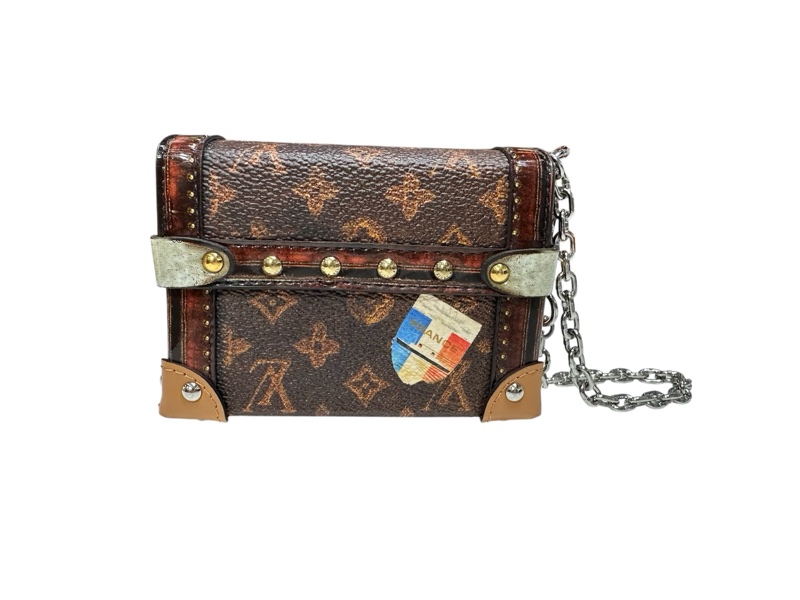 LV M63779 Monogram Essential-3