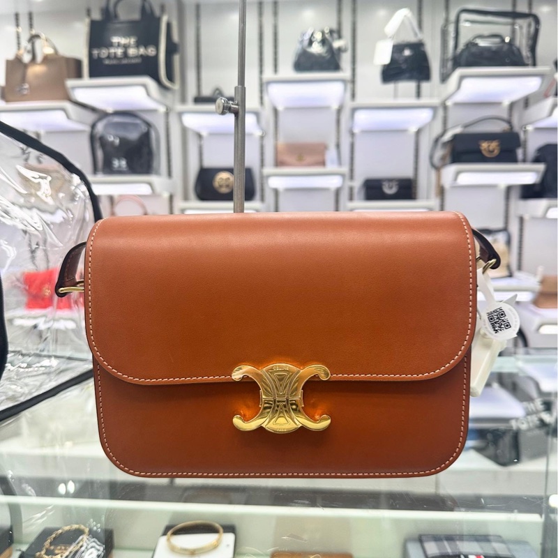 Celine TRIOMPHE 中號-0