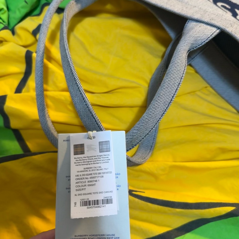 (全新)Burberry Horseferry House 帆布托特包 XL-12