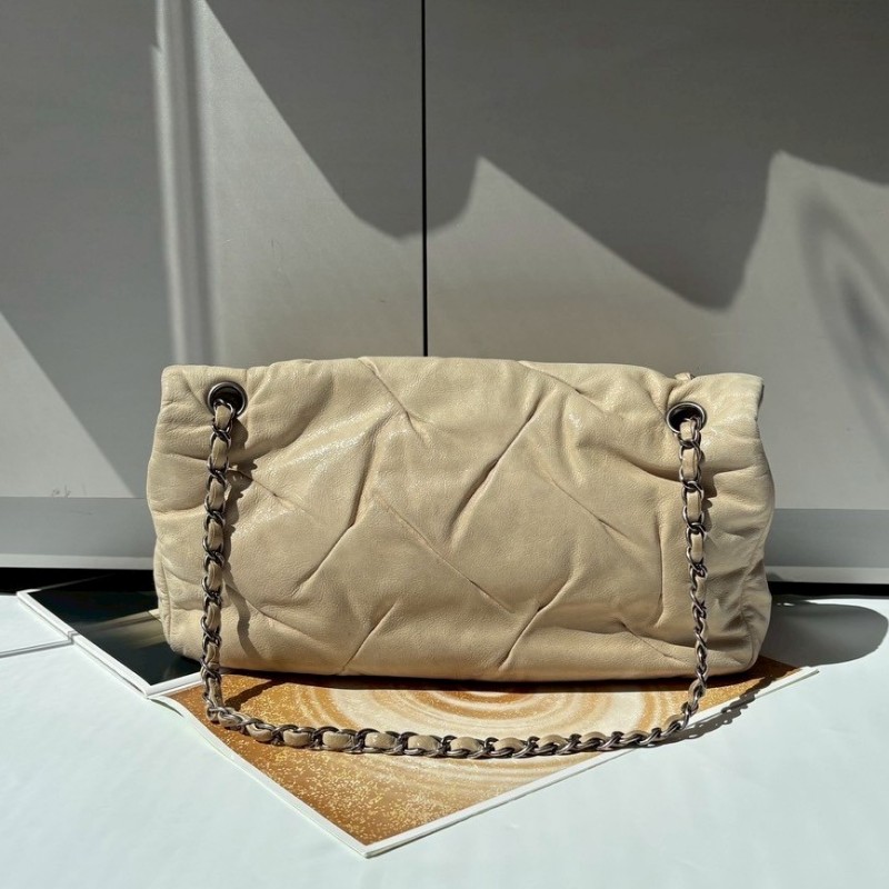 Chanel 銀鍊米白皮革抓皺口蓋肩側包-3